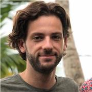 Étudiant en science politique, professeur de soutient scolaire
